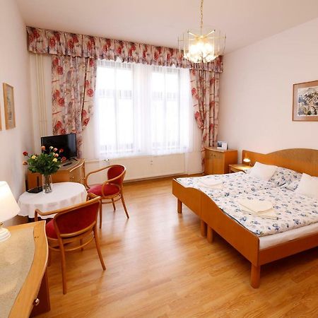 קרלובי וארי Apartman Moravska מראה חיצוני תמונה