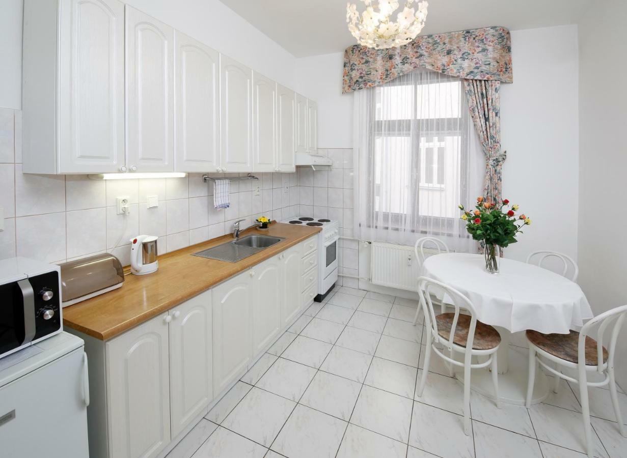 קרלובי וארי Apartman Moravska מראה חיצוני תמונה